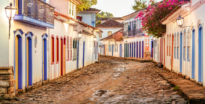 From tango in Buenos Aires to samba in Rio de Janeiro, experience the soul of South America on this trip combining two of the world's most captivating capitals. Along the way, visit the idyllic island of Ilha Grande and atmospheric Paraty, and feel the powerful spray of the mighty Iguazu Falls.<br> <br> Buenos Aires and Rio - Tick off the bucket-list sites in these two South American greats, from watching tango in Buenos Aires to visiting Christ the Redeemer in Rio. <br> Iguazu Falls - View these mighty waterfalls from both the Brazilian and Argentinian sides.<br> Ilha Grande - Get closer to Brazil's stunning nature on this car-less island, a haven of beaches and verdant forest.<br> 
